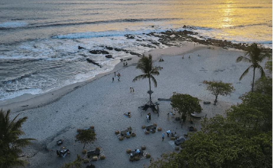 "Luxury Surf Retreats in Costa Rica: The Perfect Blend of Comfort and Adventure"